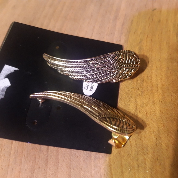 Earrings - Picture 3 of 5